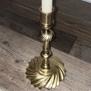 Elegant Swirl Brass Candle Holder